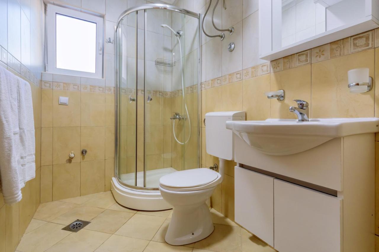 Ani Apartmani Dobra Voda Luaran gambar