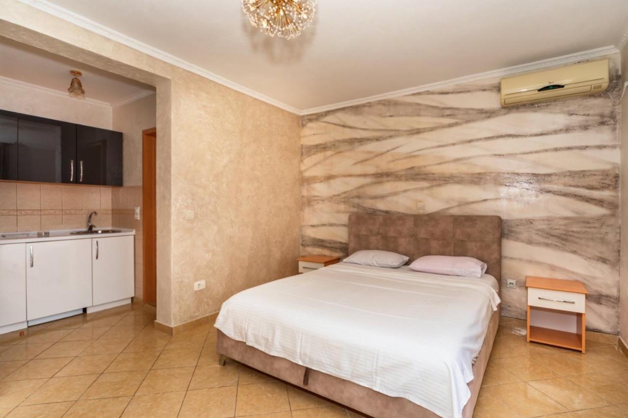 Ani Apartmani Dobra Voda Luaran gambar