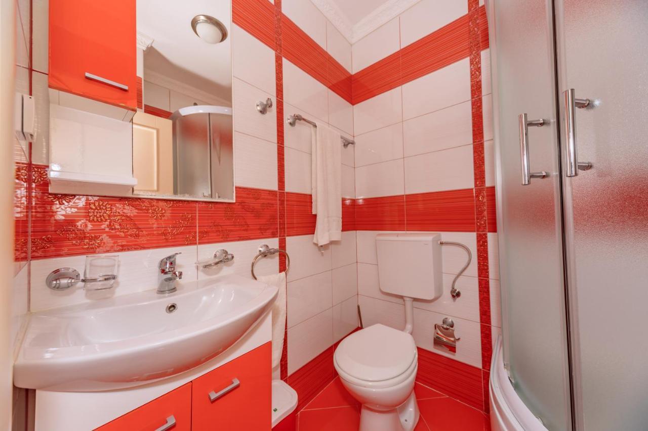 Ani Apartmani Dobra Voda Luaran gambar