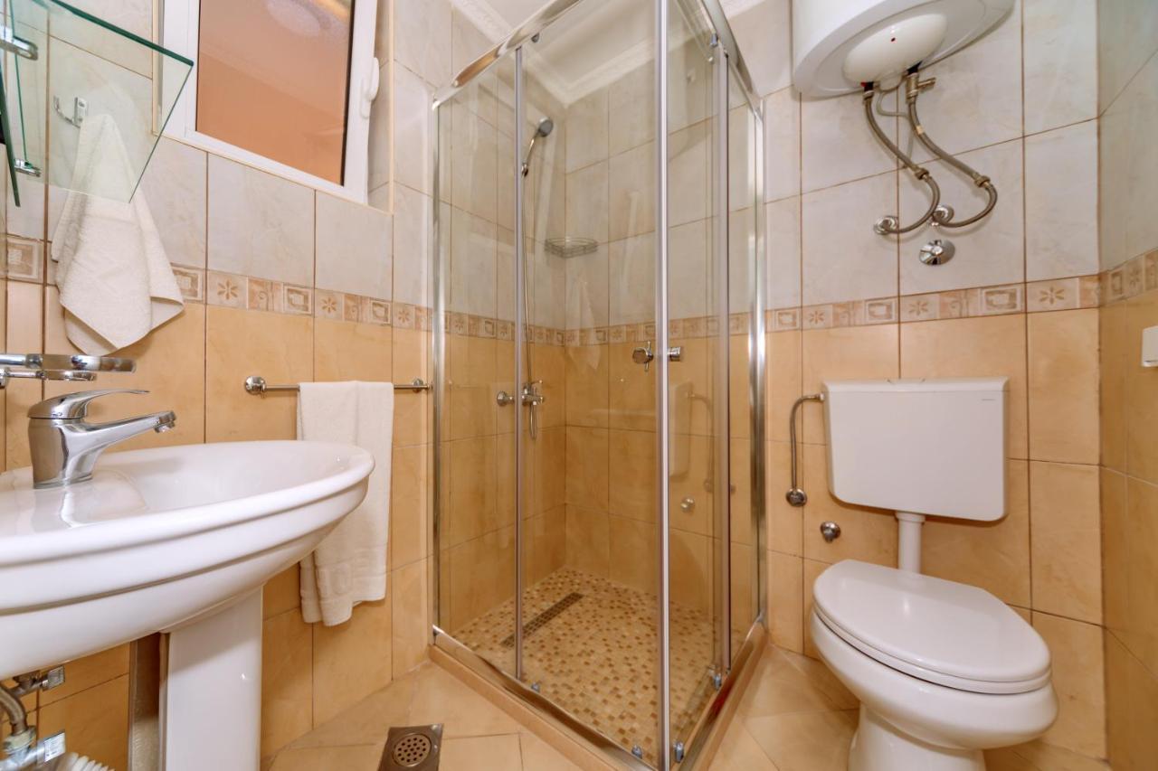 Ani Apartmani Dobra Voda Luaran gambar
