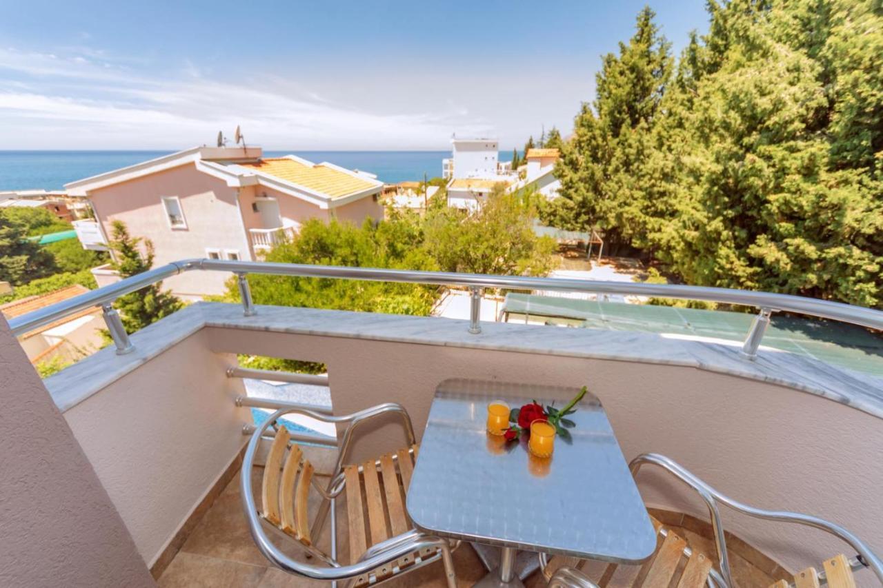 Ani Apartmani Dobra Voda Luaran gambar