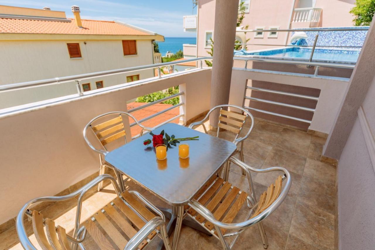 Ani Apartmani Dobra Voda Luaran gambar